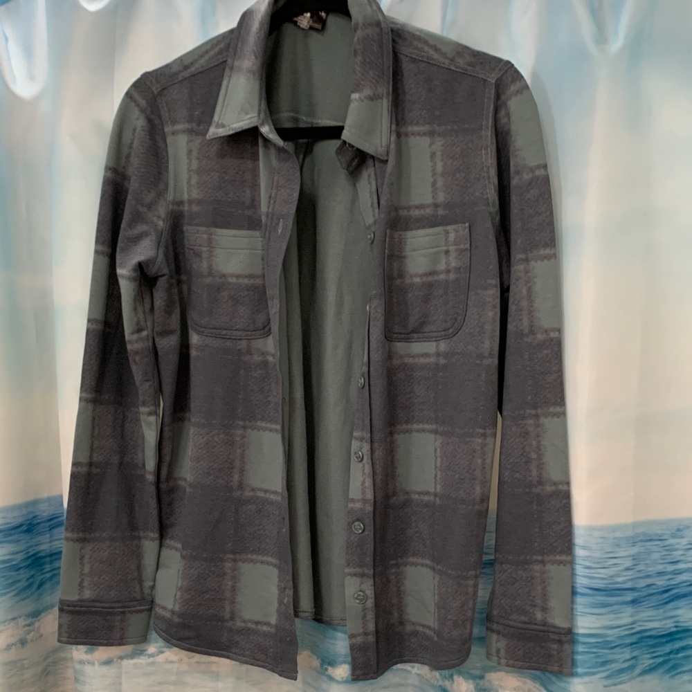 32 Degrees Women's Gray Plaid Button Down Shirt
